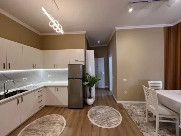 Tirane, jepet me qera apartament 1+1 Kati 4, 70 m² 900 € (Rruga pinare)