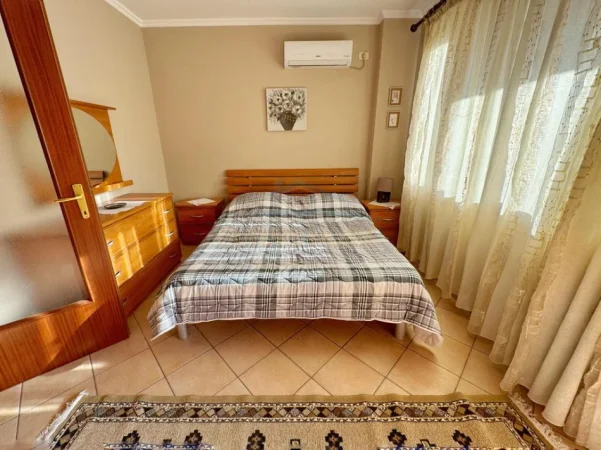 Tirane, jepet me qera apartament 1+1 Kati 4, 70 m² 650 € (, Sheshi Wilson)