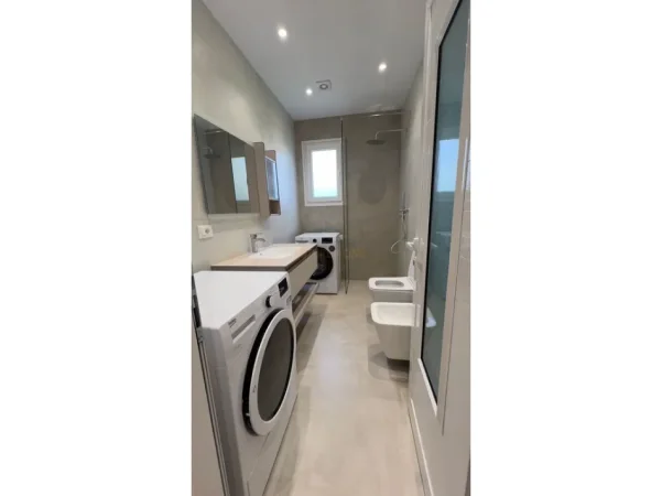 Tirane, jepet me qera apartament 1+1 Kati 1, 50 m² 450 € 