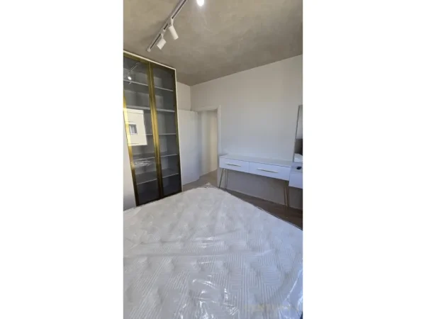 Tirane, jepet me qera apartament 1+1 Kati 8, 80 m² 625 €