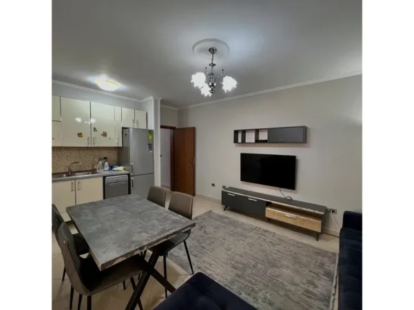 Tirane, jepet me qera apartament 1+1 Kati 2, 60 m² 500 € 