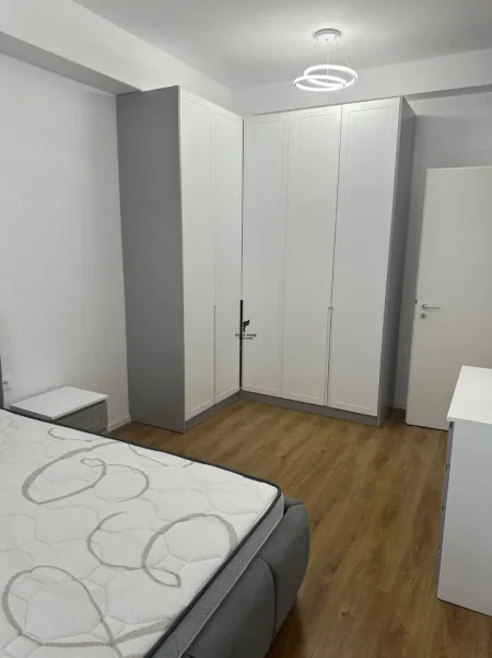 Tirane, jepet me qera apartament 1+1 Kati 7, 65 m² 400 € (ALI DEMI)