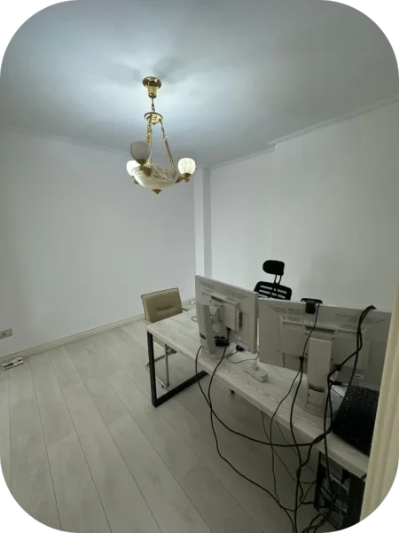 Tirane, jepet me qera ambjent biznesi Kati 4, 110 m² 1.000 € (Bllok, Tiranë)
