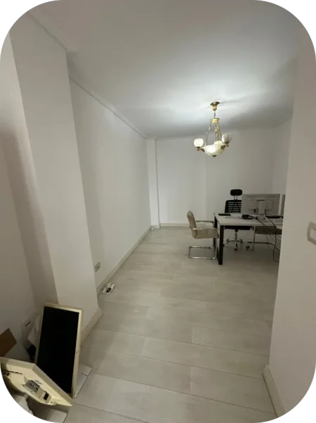 Tirane, jepet me qera ambjent biznesi Kati 4, 110 m² 1.000 € (Bllok, Tiranë)