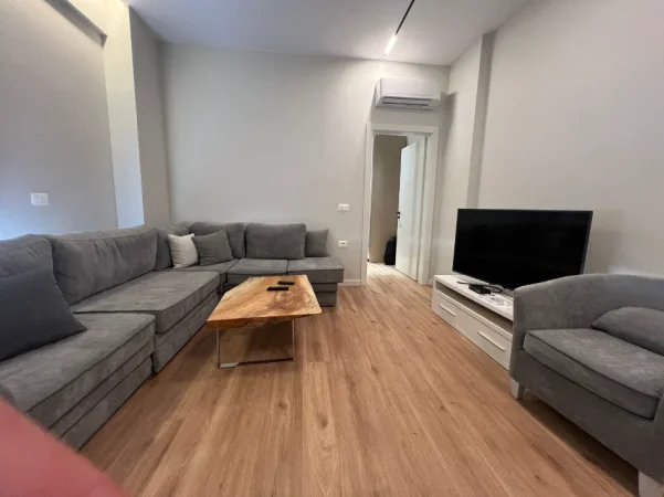 Tirane, jepet me qera apartament 1+1 Kati 1, 55 m² 500 € (Don Bosko)