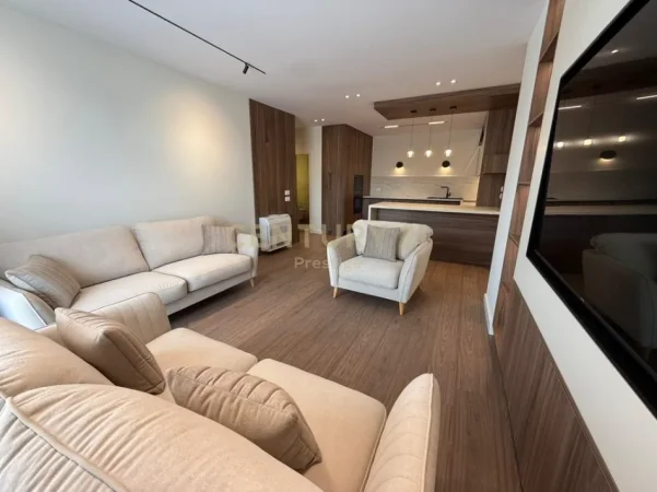 Tirane, jepet me qera apartament 2+1+Aneks+Ballkon Kati 9, 120 m² 2.000 € 