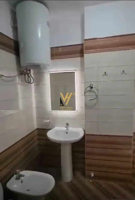 Tirane, shitet apartament 2+1+Ballkon Kati 4, 116 m² 200.000 € (PALLATI ME SHIGJETA)