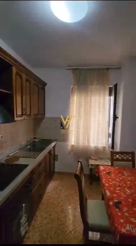 Tirane, shitet apartament 2+1+Ballkon Kati 4, 116 m² 200.000 € (PALLATI ME SHIGJETA)