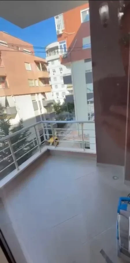 Tirane, shitet apartament 2+1 Kati 2, 89 m² 135.000 € (Fresku)