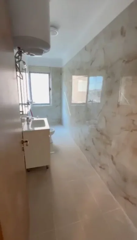Tirane, shitet apartament 2+1 Kati 2, 135.000 € (Fresku)