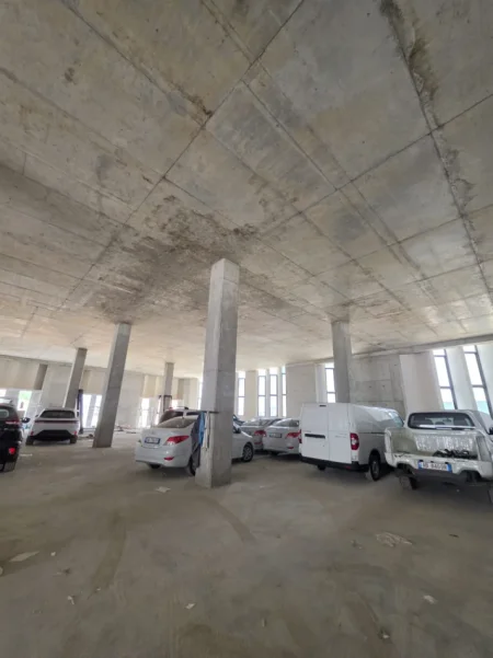 Tirane, jepet me qera garazh | post parkimi , 6.364 m² (autostrada tirane durres)