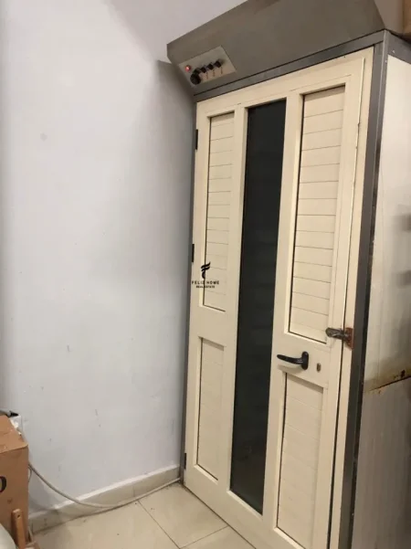 Tirane, shitet ambjent biznesi Kati 0, 57 m² 110.000 € (YZBERISHT)