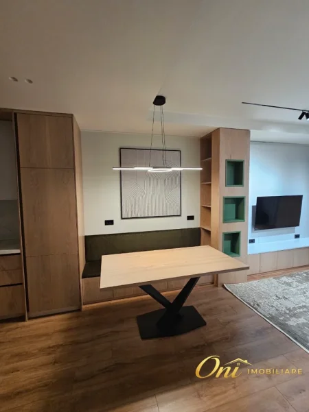 Tirane, jepet me qera apartament 1+1 Kati 10, 80 m² 850 € (GOLDEN TOWER)