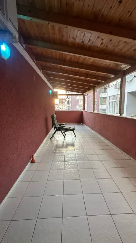 Tirane, jepet me qera Vile 3 Katshe Kati 3, 510 m² 3.000 € (PRANE FURRES SE BUKES MELISA)
