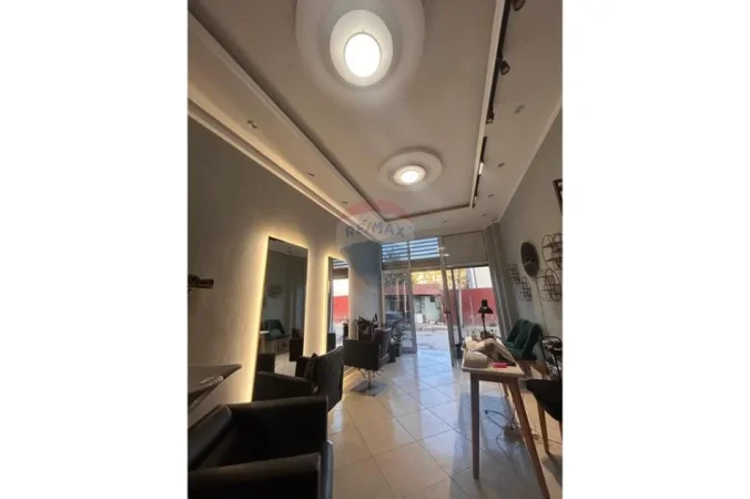 Vlore, shitet ambjent biznesi Kati 0, 38 m² 55.000 € (Rruga Ali Demi, pranë Spitalit, Vlorë)