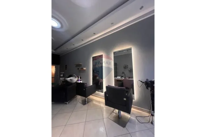 Vlore, shitet ambjent biznesi Kati 0, 38 m² 55.000 € (Rruga Ali Demi, pranë Spitalit, Vlorë)
