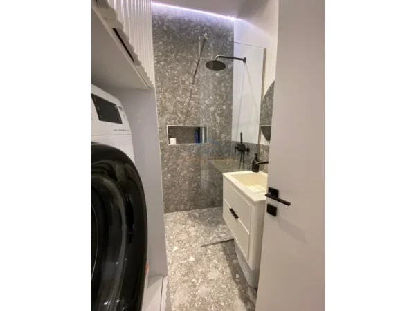 Vlore, shitet apartament 1+1+VERANDE+PARKIM , Kati 2, 112 m² 290.000 € (RADHIME , VLORE)