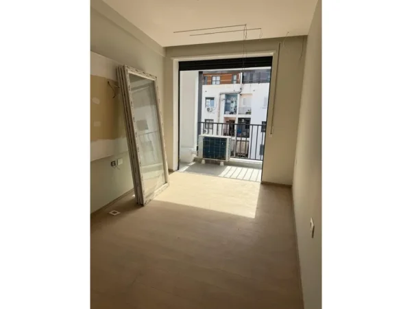 Tirane, shitet apartament 1+1 Kati 6, 74 m² 144.000 € (5 Maji)