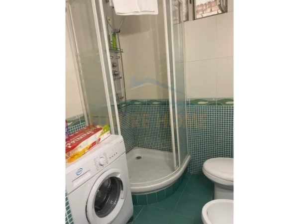 Tirane, jepet me qera apartament 3+1+2 Kati 2, 120 m² 800 € (SHKOLLA E BALETIT)