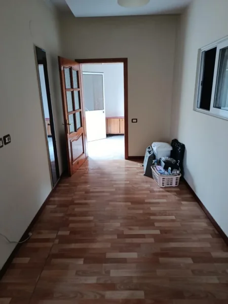 Tirane, jepet me qera apartament 2+1 Kati 2, 110 m² 370 € (Kodra e Priftit)