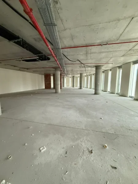 Tirane, jepet me qera zyre Kati 3, 637 m² 20.000 € (BULEVARDI ZHAN DARK)