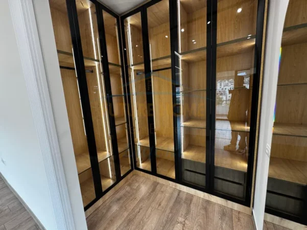 Tirane, shitet apartament 2+1 Kati 4, 107 m² 287.000 € (LIQENI I THATE)