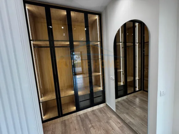 Tirane, shitet apartament 2+1 Kati 4, 107 m² 287.000 € (LIQENI I THATE)