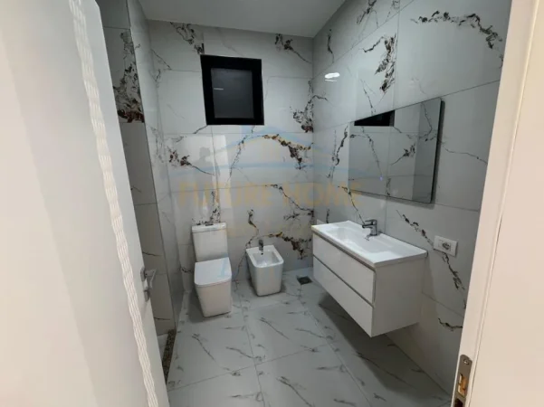 Tirane, shitet apartament 2+1 Kati 4, 107 m² 287.000 € (LIQENI I THATE)