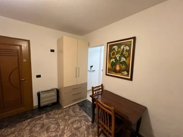 Tirane, jepet me qera garsonier Kati 0, 40 m² 300 € (21 DHJETORI)
