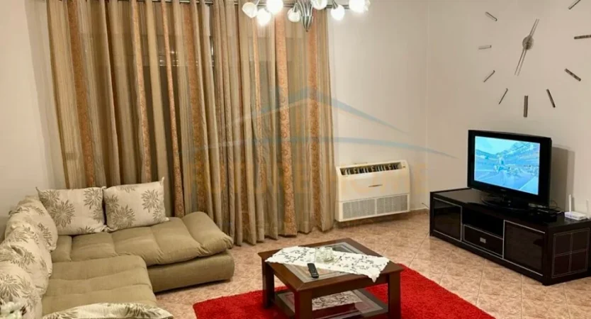 Tirane, jepet me qera apartament 3+1 Kati 2, 120 m² 800 € 