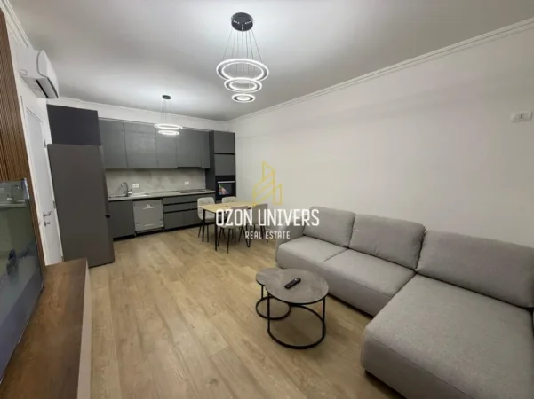 Tirane, jepet me qera apartament 1+1+Ballkon Kati 1, 67 m² 800 € (Komuna e Parisit)