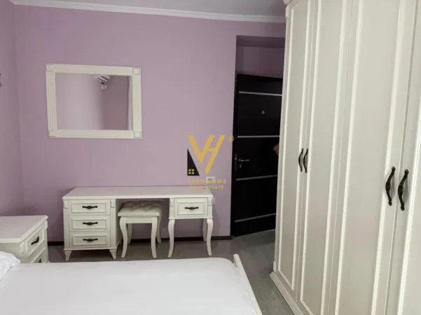 Tirane, jepet me qera apartament 2+1+Ballkon Kati 6, 90 m² 700 € (KOMUNA E PARISIT)