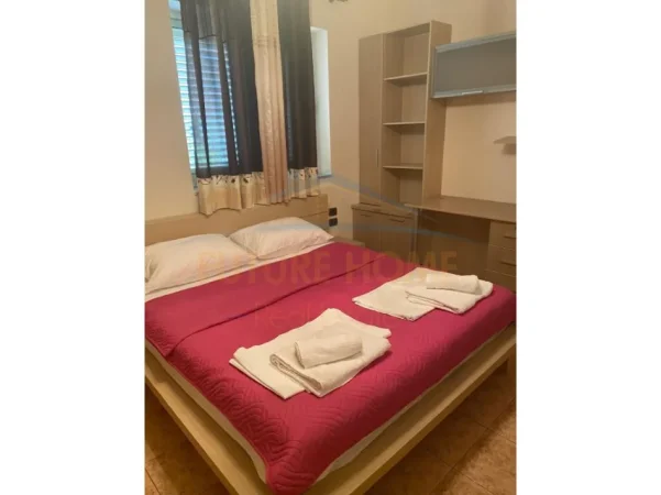 Tirane, jepet me qera apartament 3+1 Kati 2, 120 m² 800 € (SHKOLLA E BALETIT)