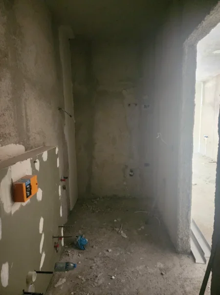Tirane, shitet apartament 2+1+Ballkon Kati 1, 100 m² 