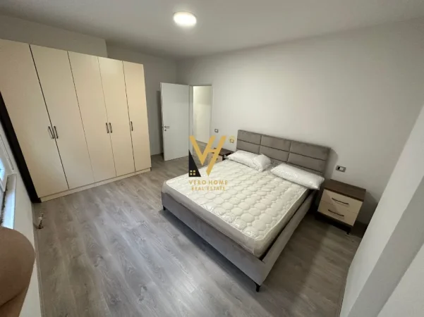 Tirane, jepet me qera apartament 2+1+Ballkon Kati 6, 150 m² 830 € (ASTIR)