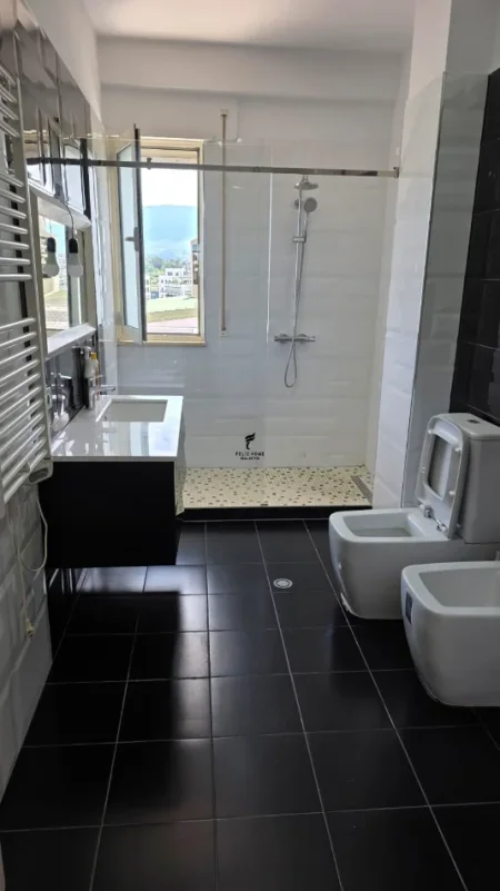 Tirane, shitet apartament 2+1 Kati 4, 96 m² 260.000 € (LIQENI I THATE)
