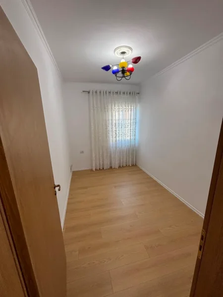 Tirane, shitet apartament 2+1 Kati 2, 88 m² 