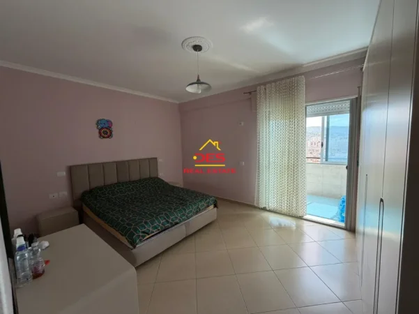 Vlore, shitet apartament 2+1+Ballkon Kati 9, 107 m² 152.000 € (Rruga Gjergj Kastrioti)