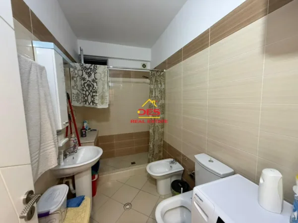 Vlore, shitet apartament 2+1+Ballkon Kati 9, 107 m² 152.000 € (Rruga Gjergj Kastrioti)