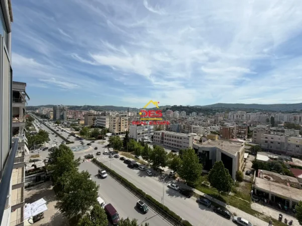 Vlore, shitet apartament 2+1+Ballkon Kati 9, 107 m² 152.000 € (Rruga Gjergj Kastrioti)