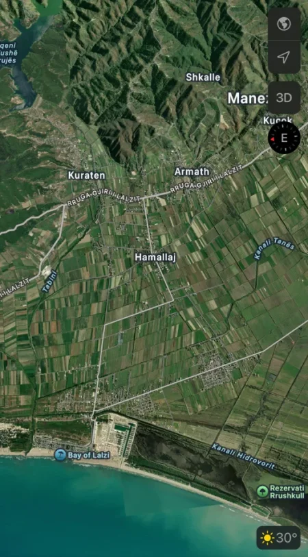 Hamallaj, shitet toke afer Rruges kryesore , 9.000 m² 160.000 € (Hamallaj)