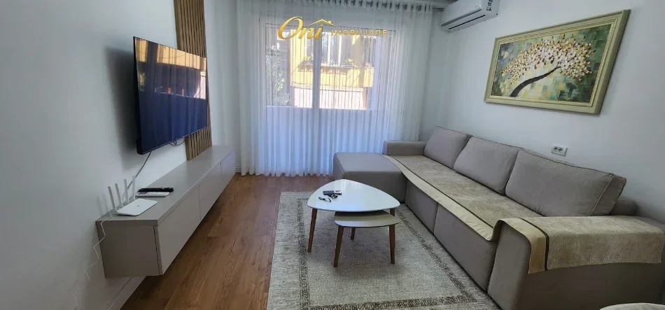 Tirane, jepet me qera apartament 2+1+2 Kati 1, 108 m² 700 € (QSUT)