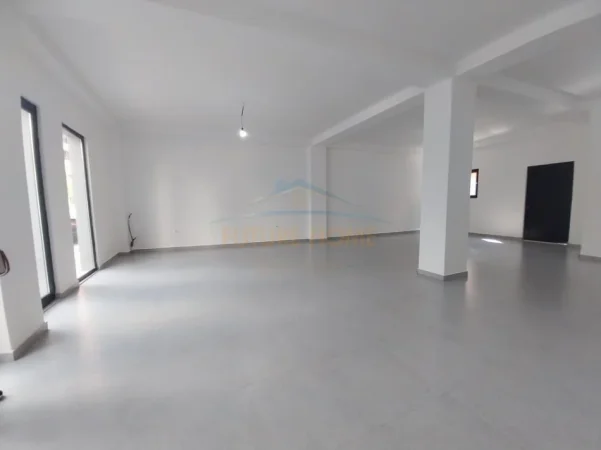 Tirane, shitet ambjent biznesi Kati 0, 109 m² 315.000 € (21 DHJETORI)