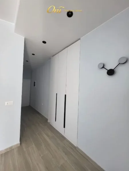 Tirane, jepet me qera apartament 1+1 Kati 4, 60 m² 500 € (ISH PARKU AUTOBUSAVE)