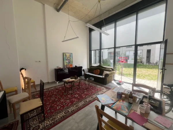 Tirane, jap me qera ambjent biznesi Kati 0, 37 m² 450 € (Jordan Misja)