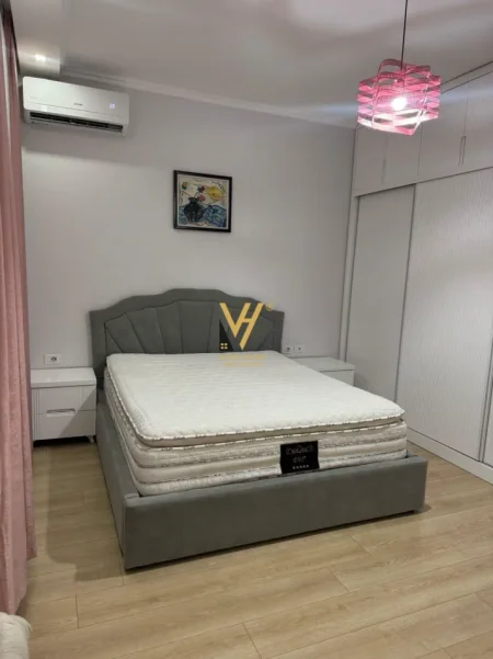 Tirane, jepet me qera apartament 2+1+Ballkon Kati 3, 90 m² 570 € (CASA ITALIA)