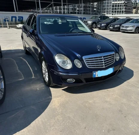 Tirane, shes makine Mercedes-Benz Nafte, blu e errët automatik Kondicioner 201.800 km 6.800 €