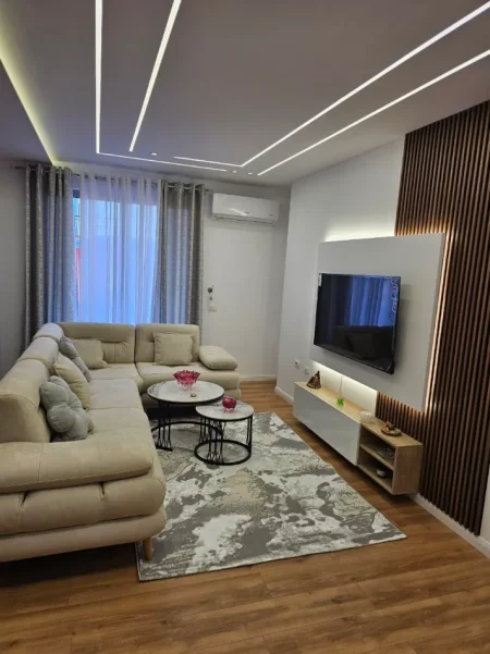 Tirane, shes apartament 2+1+Ballkon Kati 3, 90 m² 158.000 € 