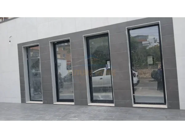 Tirane, shitet ambjent biznesi Kati 0, 109 m² 315.000 € (21 DHJETORI)