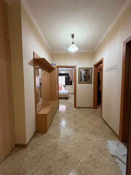 Durres, jepet me qera apartament 1+1+Ballkon Kati 3, 63 m² 350 € (plazh)